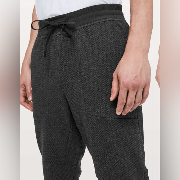 NWOT Lululemon At Ease Jogger Heathered Black - Picture 3 of 6